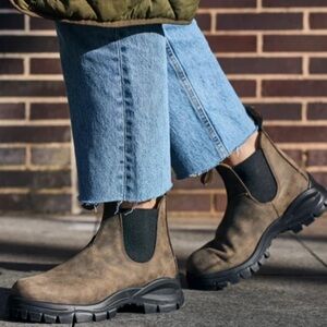 BLUNDSTONE Lug Chelsea Boot